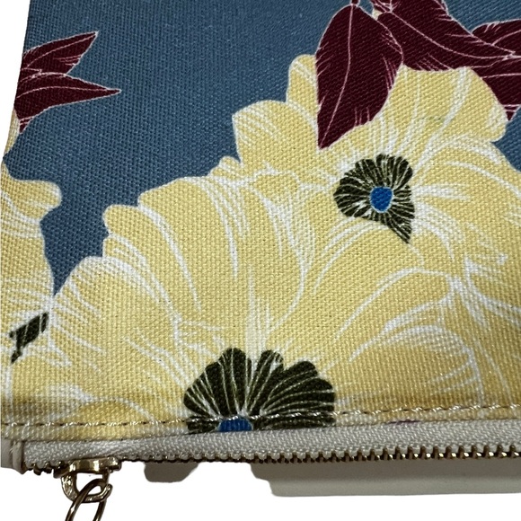 Rachel Pally Floral White Faux Leather Reversible Fold Over Zip Close Clutch - Picture 2 of 11